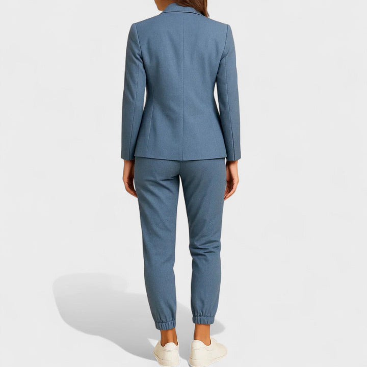 Dorotėja - Elegantiškas Komplektas su Švarku ir Kelnėmis