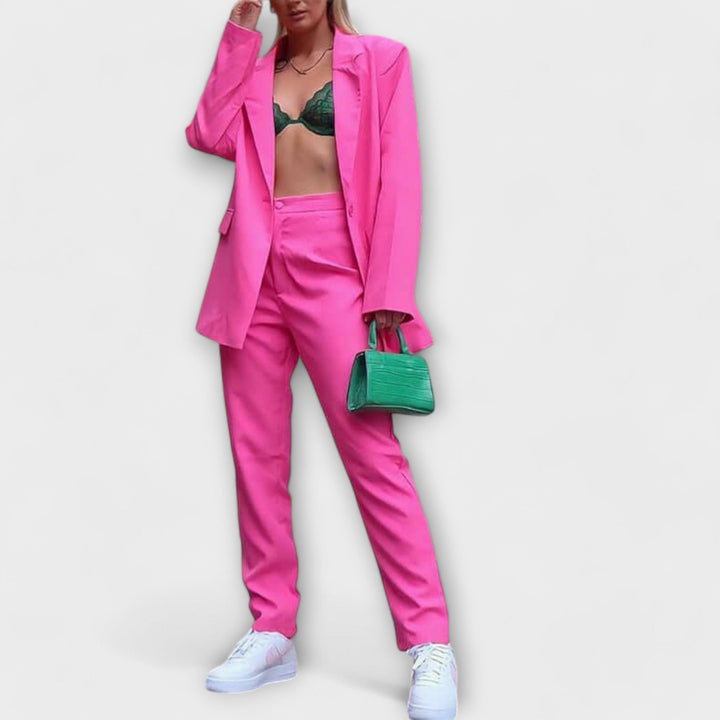 Gaidvilė - Moteriškas Elegantiškas Kostiumas