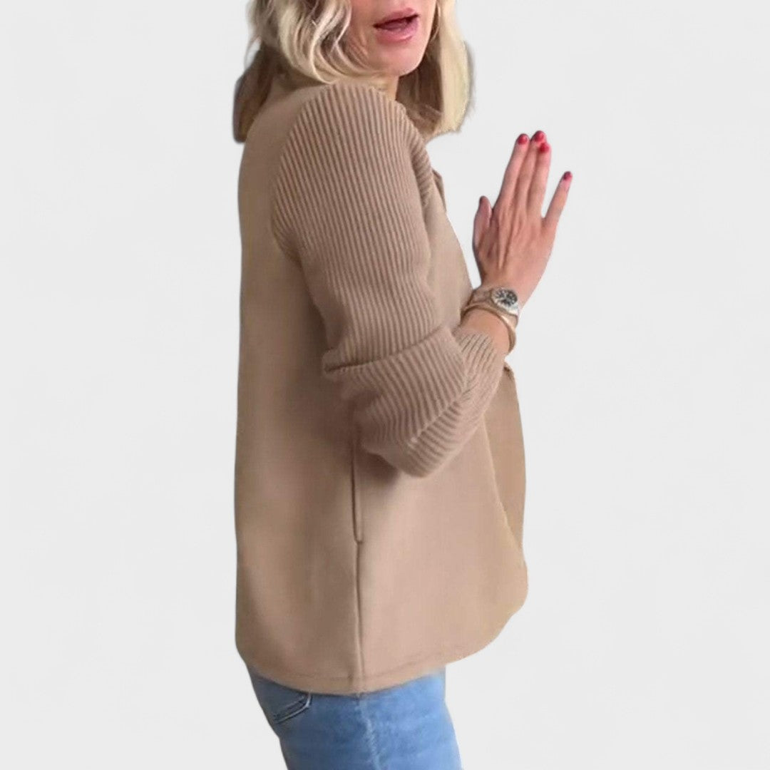 Monika - Elegantiška striukė su megztomis rankovėmis