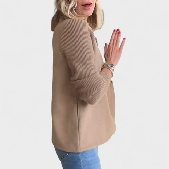 Monika - Elegantiška striukė su megztomis rankovėmis